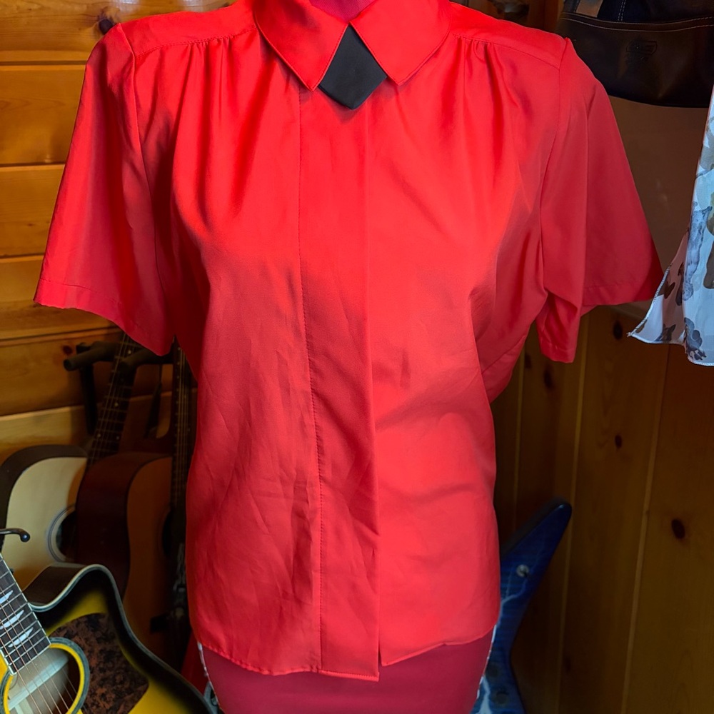 Vintage Joanna Petite Red Button Down Blouse With Black Collar Women's Size LP